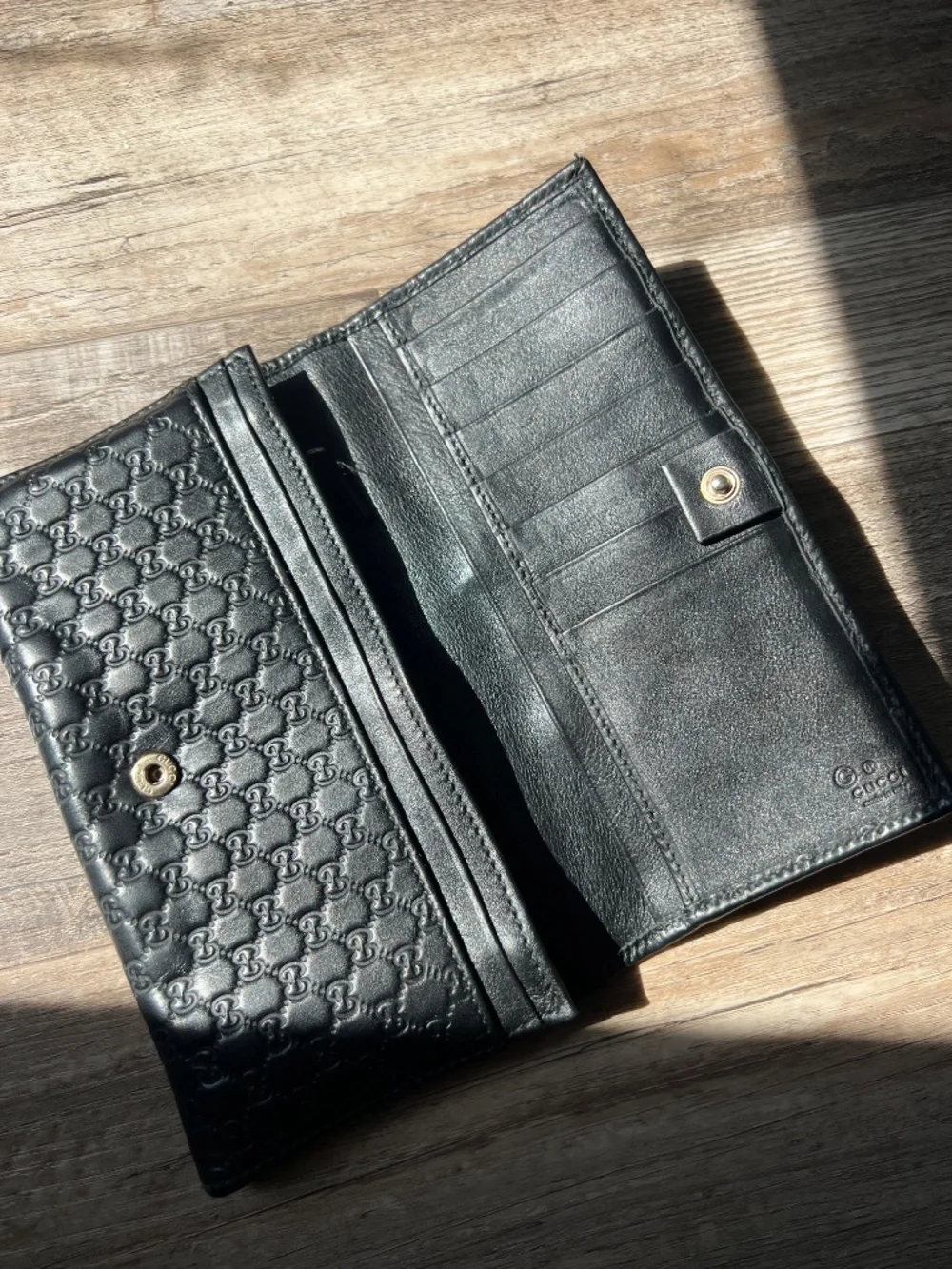 Authentic Gucci leather wallet